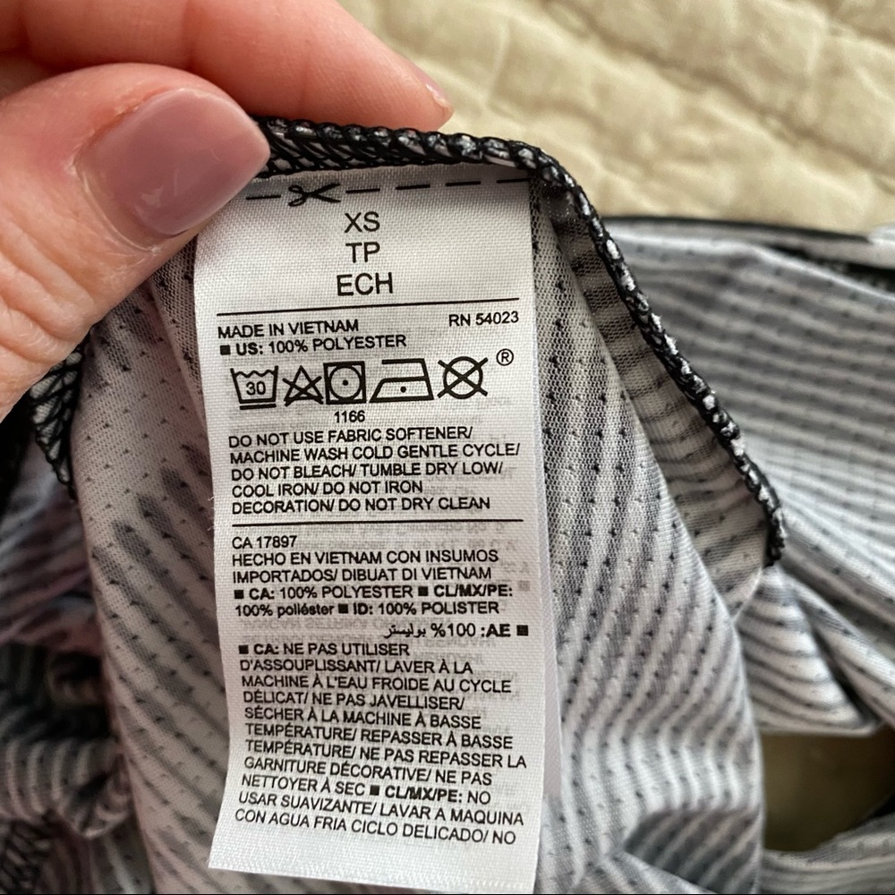 Old Navy Active Tropical Racerback Tank - Picture 6 of 7
